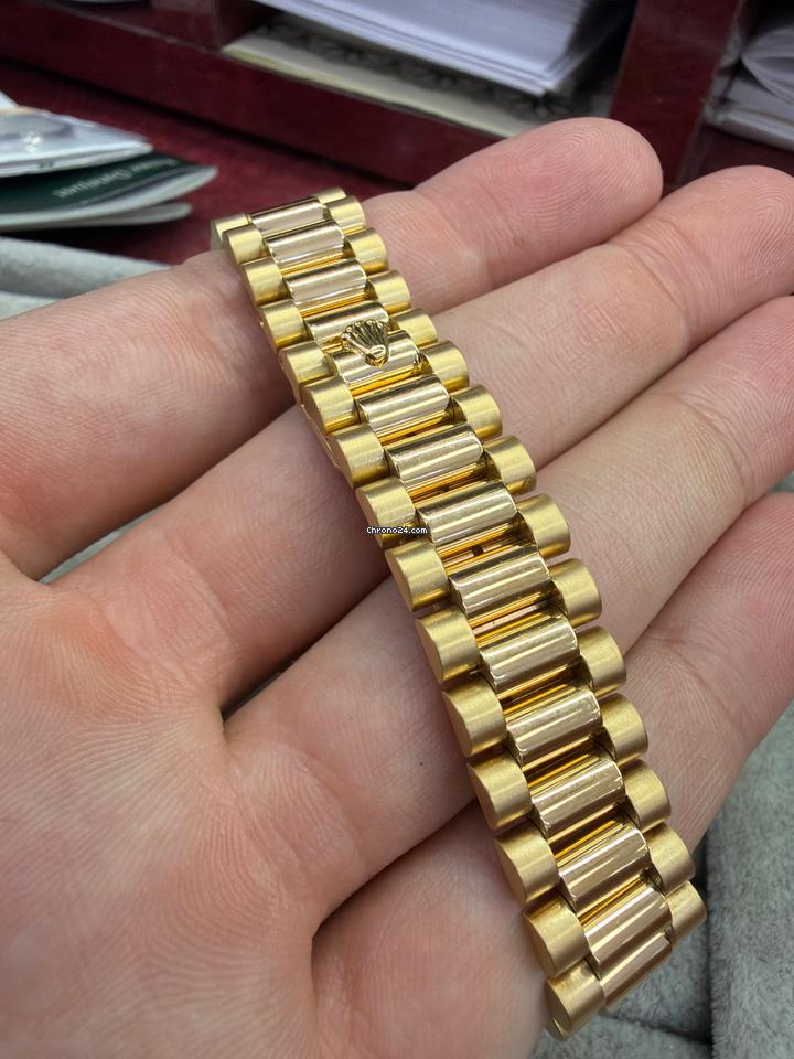 Rolex | Day-Date | 18138 | Yellow gold | 31 mm | Yellow gold | Champagne | Automatic